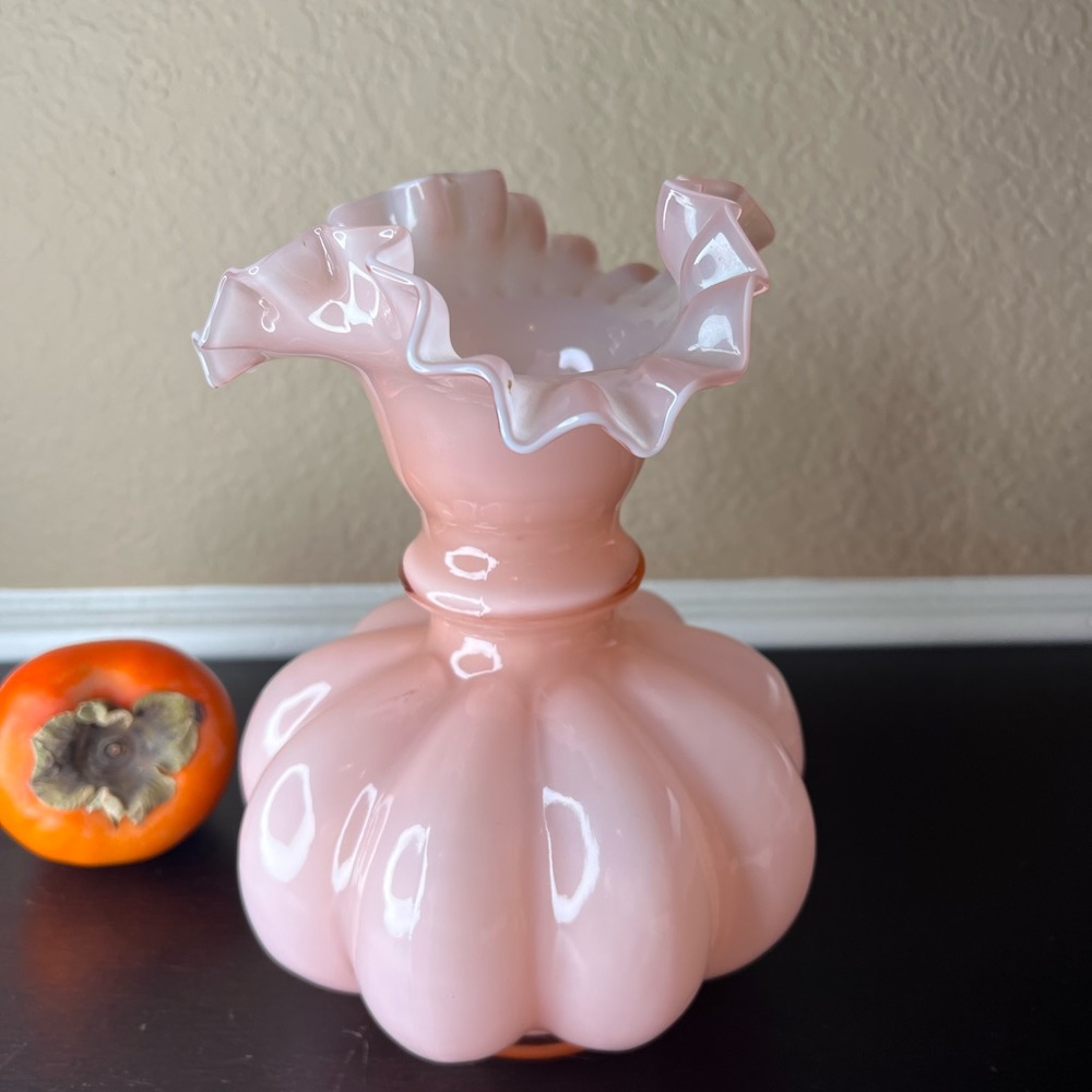 Vintage Fenton Art Glass 8” Dusty Rose Pink Overlay Melon Vase w Double Crimped - Picture 5 of 10